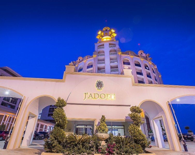 Jadore Deluxe Hotel & Spa